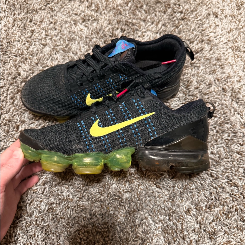 Nike Black and Yellow Sneakers with VaporMax Cushioning